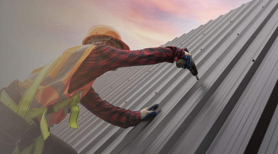 Professional gutter cleaning in Range, AL
